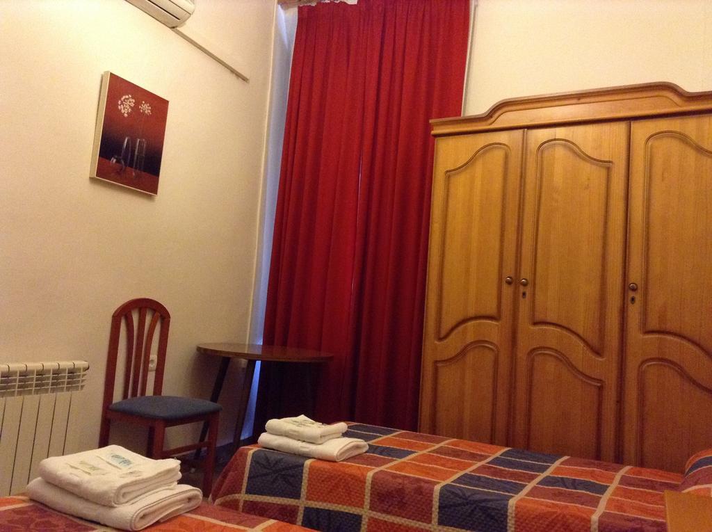 Pension La Milagrosa Granada Quarto foto